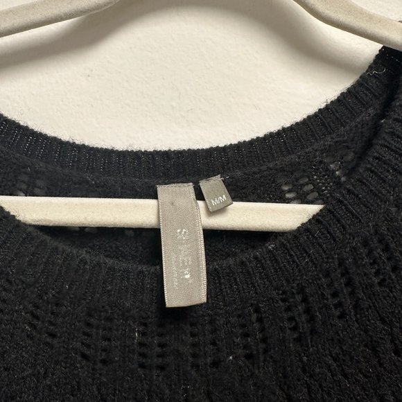 Black and Cream Sweater - Picture 2 of 3